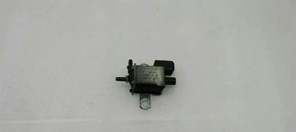 BMW 5 E39 Vacuum valve 1742711