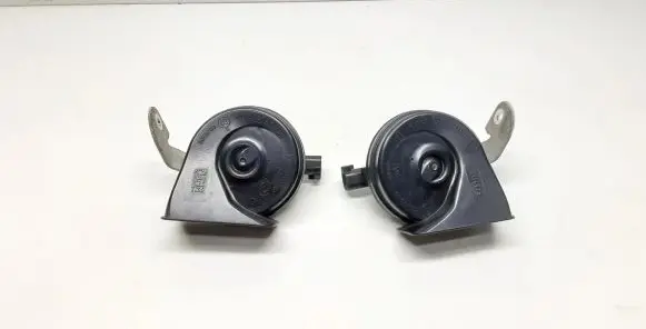 Volvo V40 Horn signal 31283383 31283384