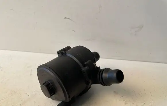 BMW 5 G30 G31 Electric auxiliary coolant/water pump 8623759