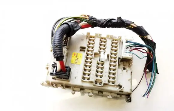 Nissan Almera N16 Fuse box set 243505m300