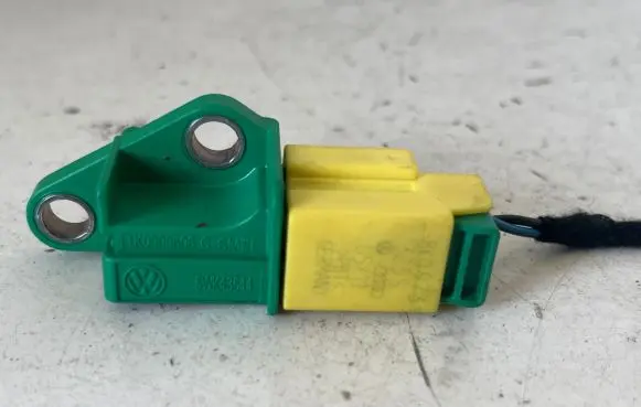 Audi Q5 SQ5 Airbag deployment crash/impact sensor 1K0909606C 5WK43544