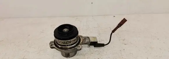Volkswagen PASSAT B8 Water pump 010157801