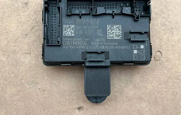 Volkswagen Golf VII Door central lock control unit/module 5Q4959592F