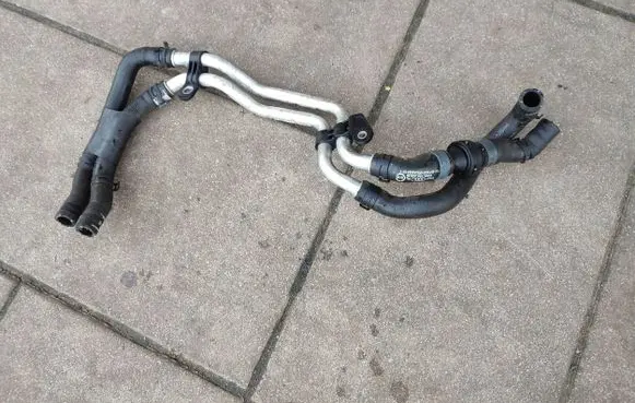 Audi A4 S4 B9 Engine coolant pipe/hose 8W0121400B