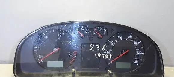 Volkswagen PASSAT B5 Speedometer (instrument cluster) 3B0919911