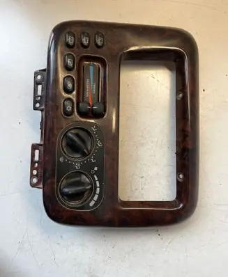 Chrysler Voyager Climate control unit P4677337 2566B