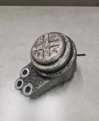 Engine mount bracket