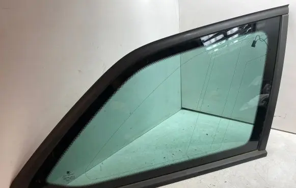 Skoda Octavia Mk3 (5E) Rear side window 5E9845298