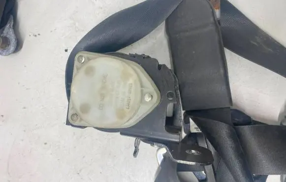Chrysler Grand Voyager IV Front seatbelt E29308 E32382DK E3149SLT