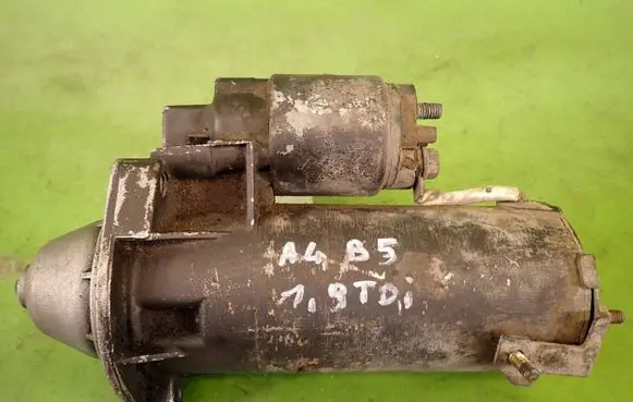 Audi A4 S4 B5 8D Starter motor