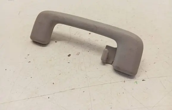Mitsubishi Grandis Front interior roof grab handle