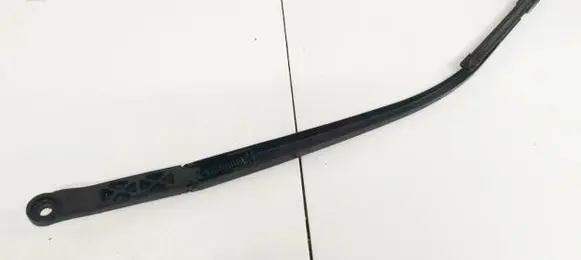 Honda CR-V Front wiper blade arm