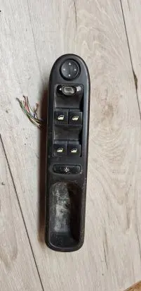 Peugeot 307 Electric window control switch 96351623XT