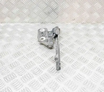 Engine bonnet/hood hinges