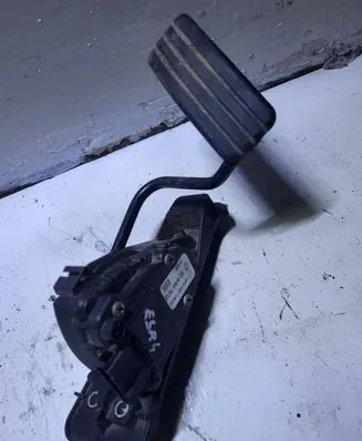 Renault Espace - Grand espace IV Accelerator throttle pedal 8200007512