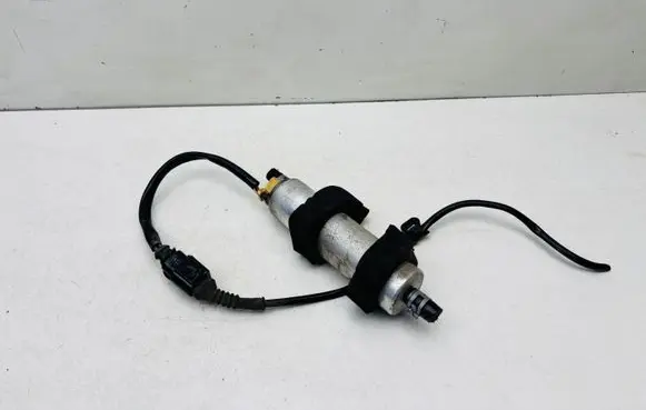 Audi A4 S4 B8 8K Fuel injection high pressure pump 8K0906095