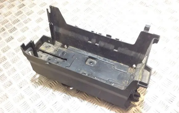 Opel Insignia A Battery box tray 13448185