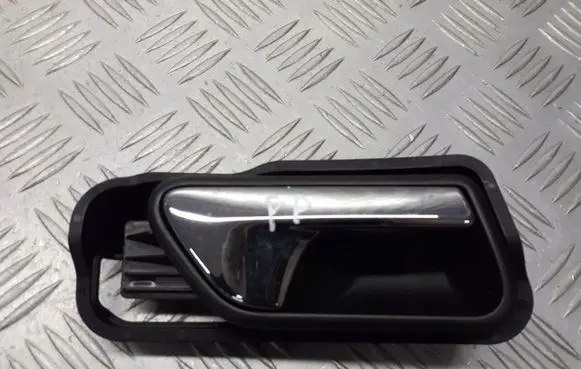 Volkswagen Touran I Rear door interior handle trim 1T0837198A