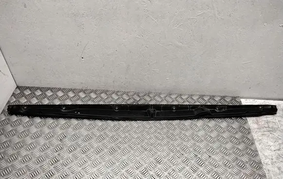 Chrysler Pacifica Wiper trim 68228473