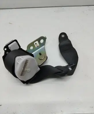Toyota Auris E180 Rear seatbelt 7336002740 131118 066574