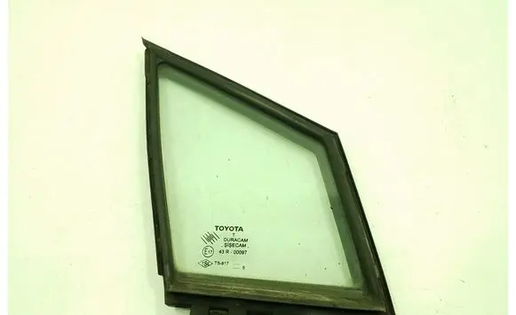 Toyota Corolla Verso AR10 Front triangle window/glass 681250F010