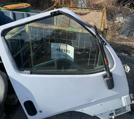 Mitsubishi Canter Front door