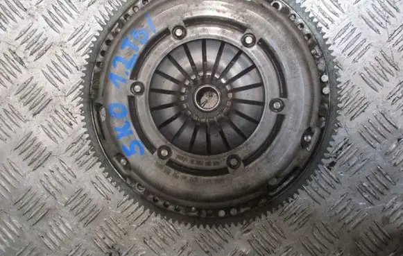 Volkswagen Golf VI Clutch set kit 030105271M