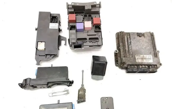 Engine ECU kit and lock set
