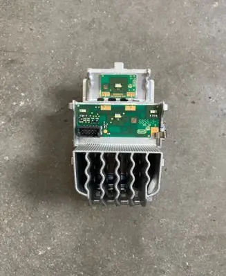 BMW 5 G30 G31 G38 LED ballast control module 80008202