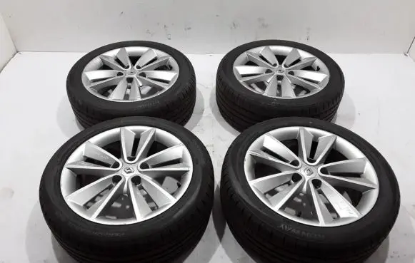 Renault Megane III R18 alloy rim 