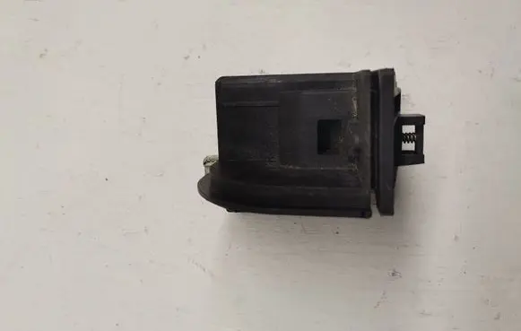 BMW 5 F10 F11 Parcel shelf load cover mount bracket 9168474