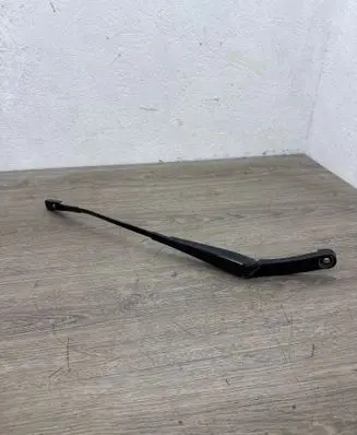 Audi A3 S3 8V Front wiper blade arm 8V1955407C