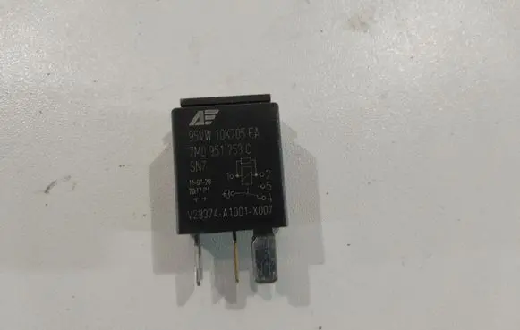 Audi A4 S4 B8 8K Other relay 7M0951253C