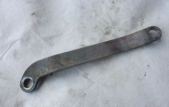 Volkswagen PASSAT B3 Front differential bracket 02C409907 SYNCRO