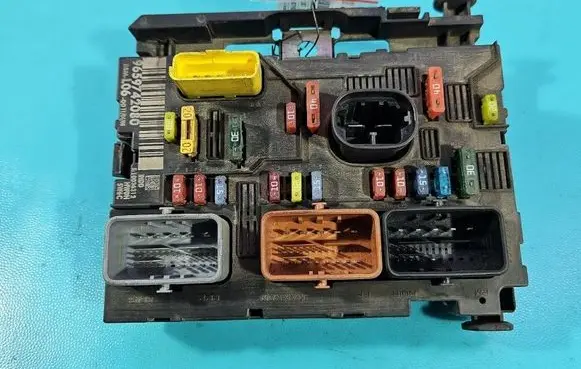 Peugeot 307 Central body control module 9659742080 IMPRK1592395