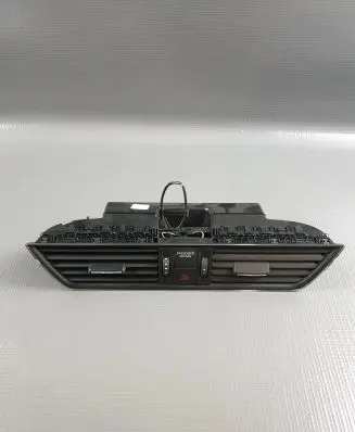 Skoda Superb B8 (3V) Dash center air vent grill 3V0820951C