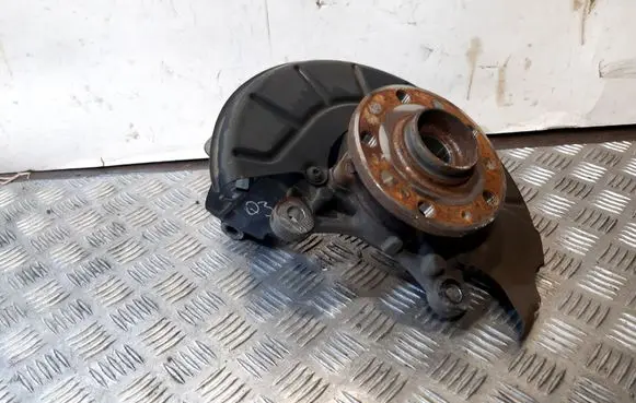 Audi Q3 8U Front wheel hub