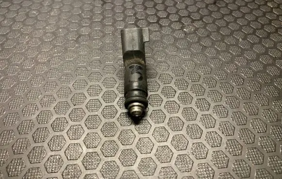 Chrysler 300M Fuel injector 04591308