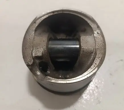 Volkswagen PASSAT B7 Piston 8R2