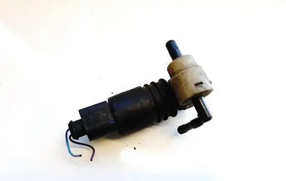 Volkswagen PASSAT B5 Windscreen/windshield washer pump 1J0973722