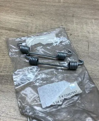 Opel Corsa B Rear brake pad spring 90497597 2PSC