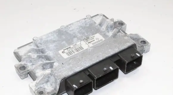 Renault Twingo II Engine control unit/module 8200774747 S120200113A