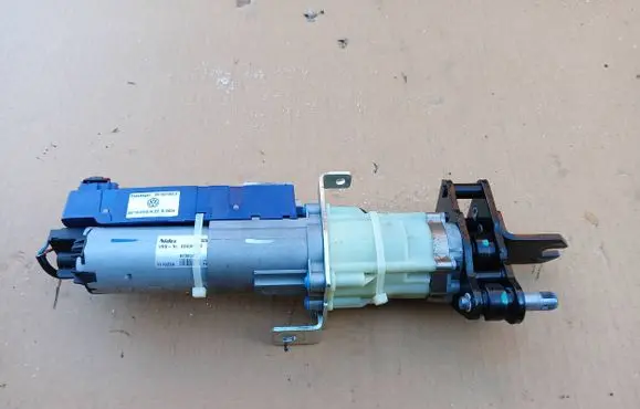 Volkswagen PASSAT B7 Tailgate hydraulic pump motor 3C9827384J 091110