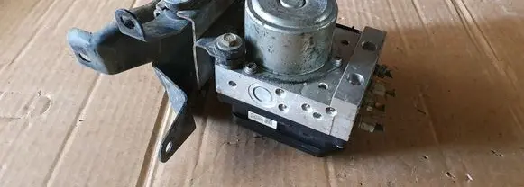 Nissan Leaf I (ZE0) ABS Pump E11120508 TD8405