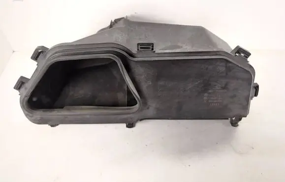 Audi Q7 4M Air filter box 4M1815389 4M1815459