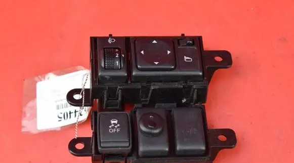 Nissan Juke I F15 Mirror heating switch B48600