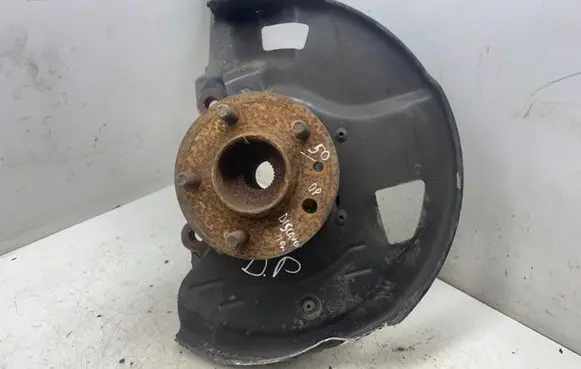 Land Rover Discovery 4 - LR4 Front wheel hub