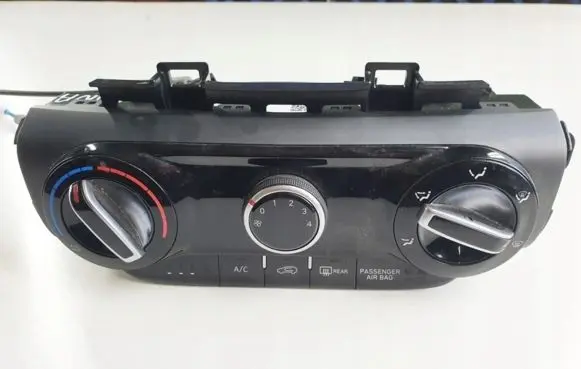Hyundai Kona I Climate control unit