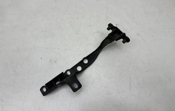 Volkswagen Touareg I Headlight/headlamp mounting bracket 7L0805734