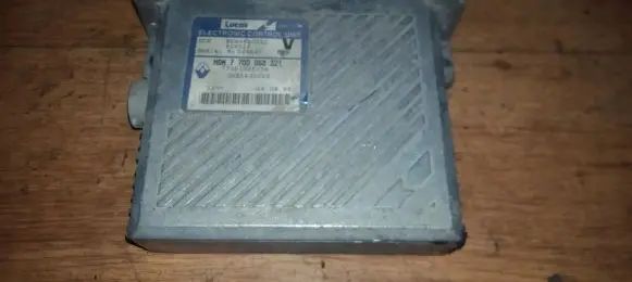 Volvo S40, V40 Engine control unit/module r04080002d 7700868321